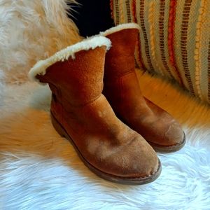 Ugg 7.5 Naiyah Boots